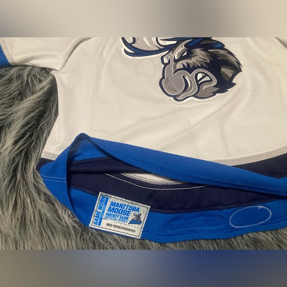 Brandon tanev game worn hockey jersey with cert of authenticity - Picture 3 of 11